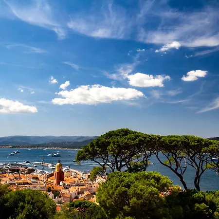Gasspon - Golfe De St-tropez - Mazet Dans Domaine Prive Avec Piscine Et Tennis *